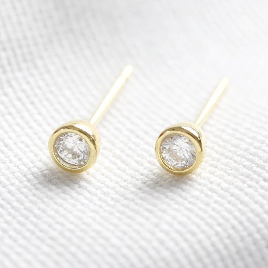 gold-sterling-silver-diamante-round-stud-earrings-900×900